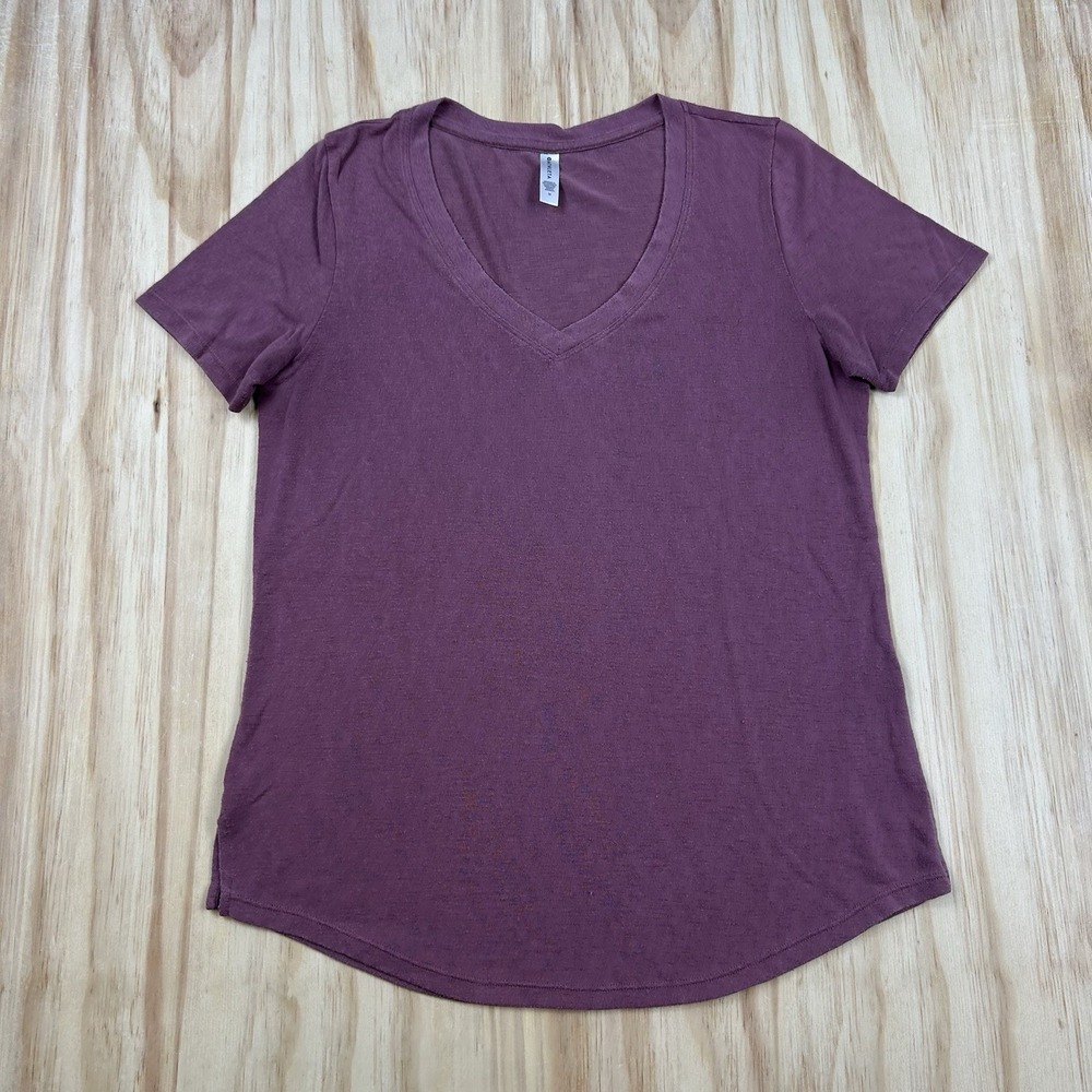 Athleta Tee T Shirt V Neck Size Medium Workout Athletic Yoga Maroon